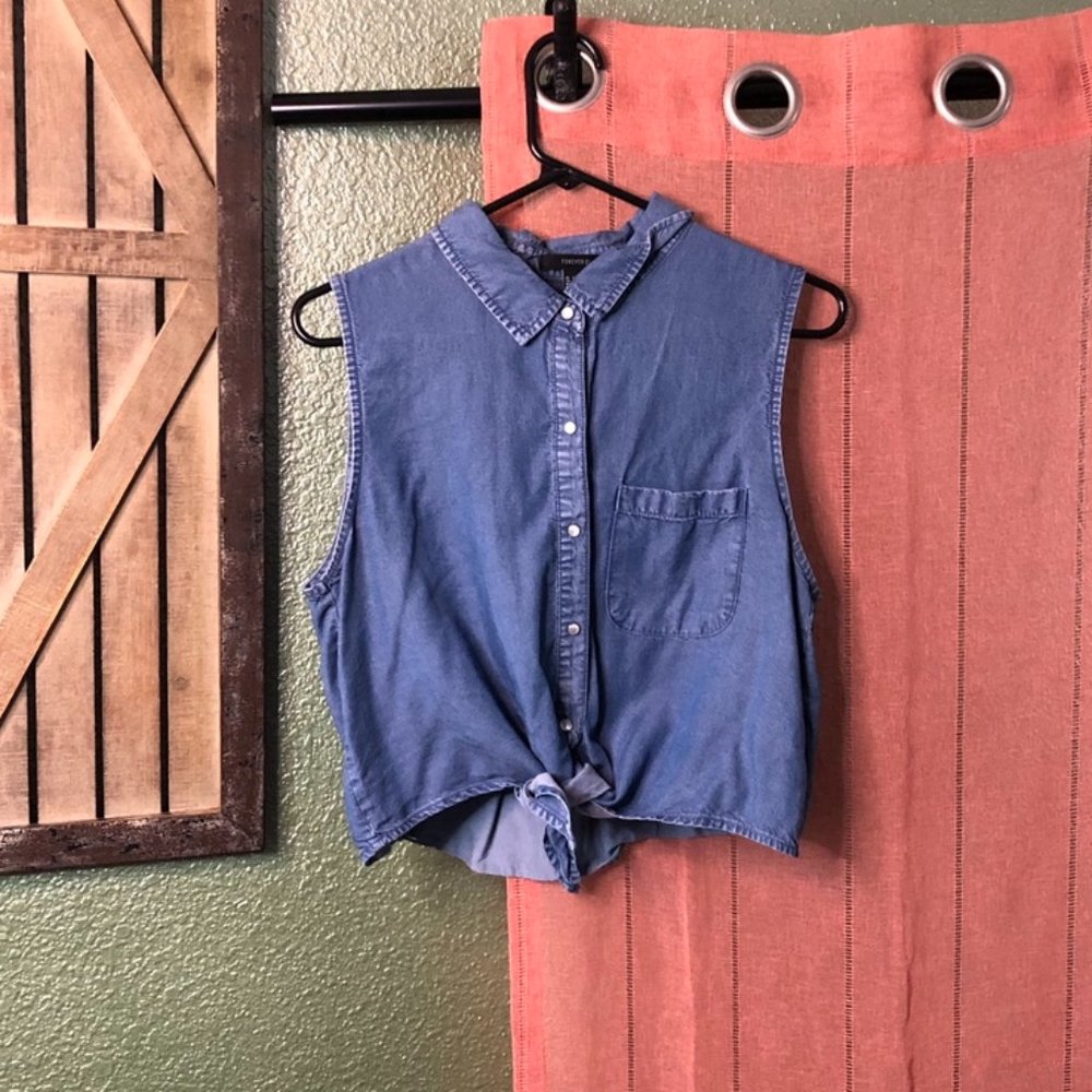 SOLD• Forever 21 sleeveless denim button-up top